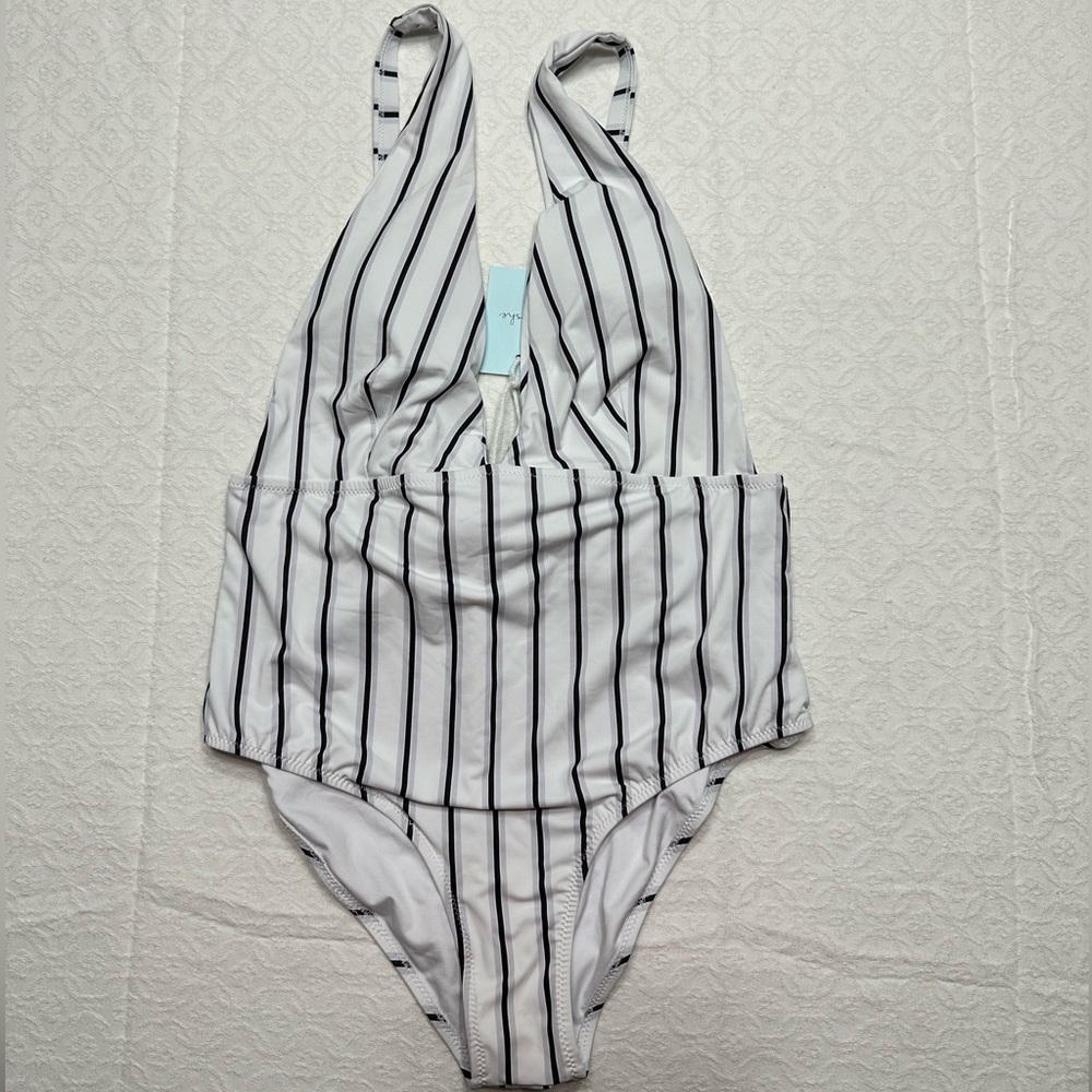 NWT Womens Cupshe One Piece Swimsuit Size Medium